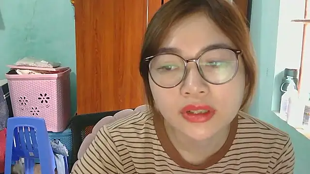 Uhem112 online show from 10-10-25, 01:28