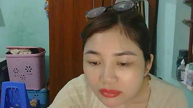 Uhem112 online show from 10-08-25, 03:52