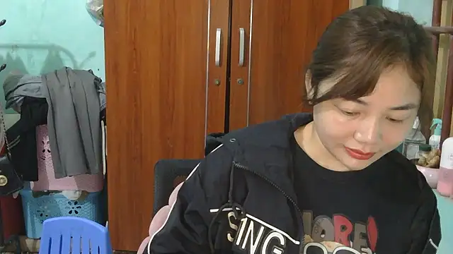 Uhem112 online show from 12-20-25, 01:52