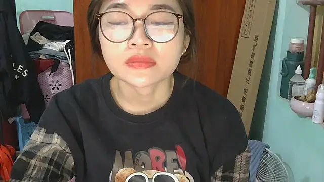 Uhem112 online show from 11-26-25, 01:27