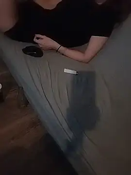 LesEspagnols online show from 11-22-25, 03:11