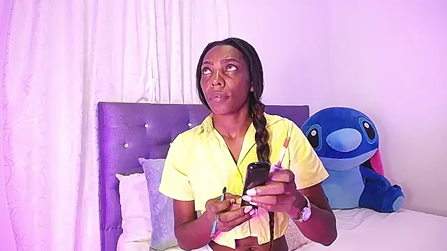 BryanaSmith21 online show from 10-20-25, 08:31