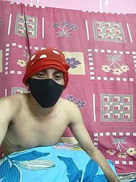 Snapshot of Seducing_couple chatting on 09-21-25, 07:02 Seducing couple online show from 09-21-25, 07:02