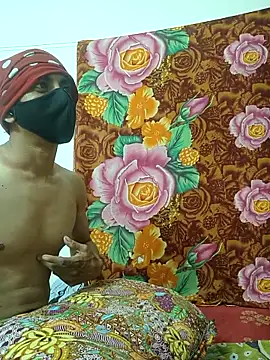 Snapshot of Seducing_couple chatting on 09-09-25, 09:35 Seducing couple online show from 09-09-25, 09:35