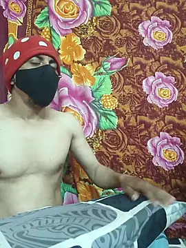 Snapshot of Seducing_couple chatting on 02-18-26, 10:12 Seducing couple online show from 02-18-26, 10:12