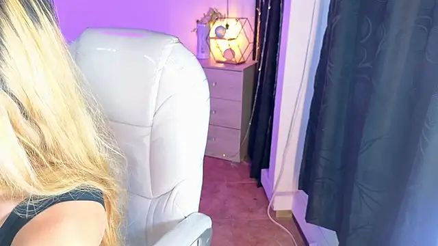 Jennaa Cooper online show from 10-17-25, 07:15