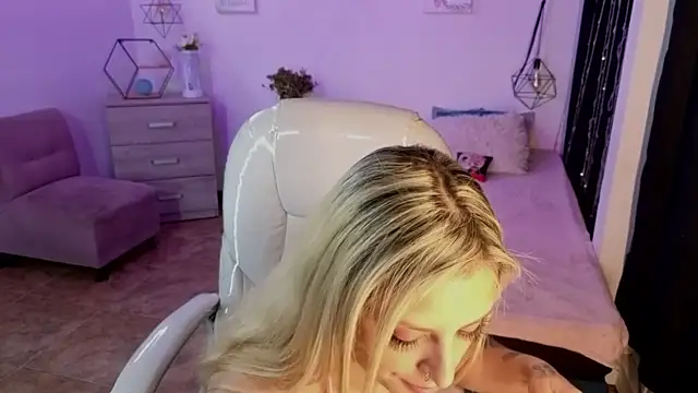 Jennaa Cooper online show from 12-04-25, 10:31