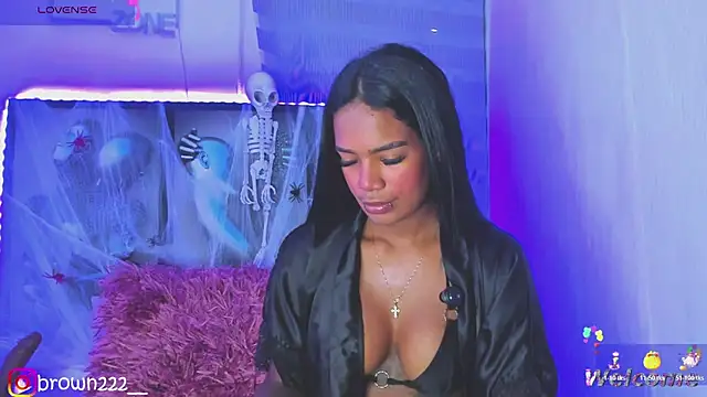 Snapshot of _naomibrown_ chatting on 10-25-25, 02:33 naomibrown online show from 10-25-25, 02:33