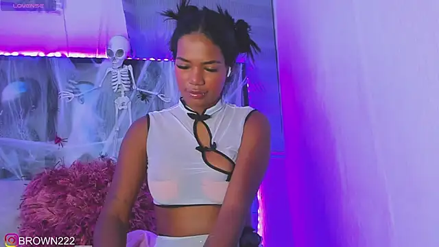 Snapshot of _naomibrown_ chatting on 10-04-25, 04:36 naomibrown online show from 10-04-25, 04:36