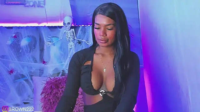 Snapshot of _naomibrown_ chatting on 10-08-25, 05:20 naomibrown online show from 10-08-25, 05:20