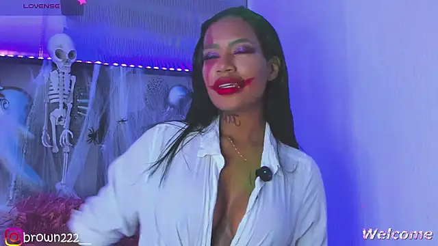 Snapshot of _naomibrown_ chatting on 10-24-25, 01:48 naomibrown online show from 10-24-25, 01:48