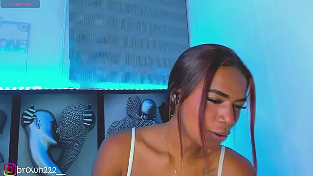 Snapshot of _naomibrown_ chatting on 02-05-26, 04:30 naomibrown online show from 02-05-26, 04:30