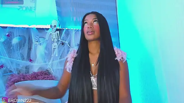 Snapshot of _naomibrown_ chatting on 10-17-25, 12:14 naomibrown online show from 10-17-25, 12:14