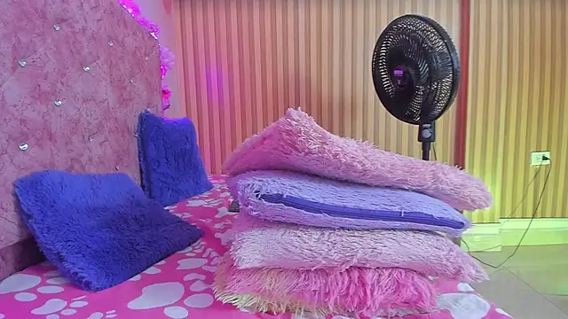 violet taylor  online show from 09-20-25, 02:27