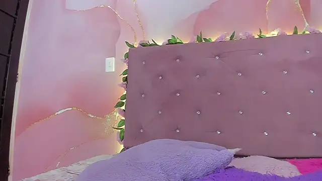 violet taylor  online show from 05-06-26, 02:15