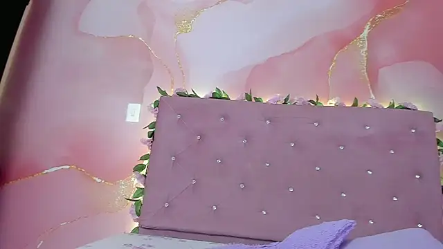 violet taylor  online show from 05-15-26, 02:20