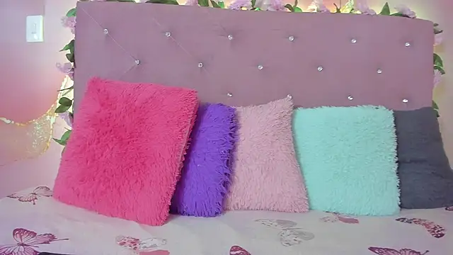 violet taylor  online show from 04-07-26, 02:13