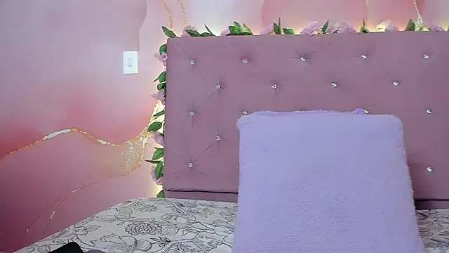 violet taylor  online show from 05-27-26, 02:19
