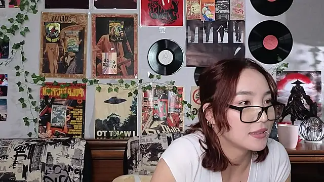 Snapshot of OdetteBiddy chatting on 11-06-25, 08:13 OdetteBiddy online show from 11-06-25, 08:13