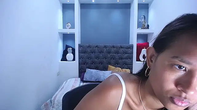 Snapshot of LauraMossart chatting on 10-08-25, 02:57 LauraMossart online show from 10-08-25, 02:57