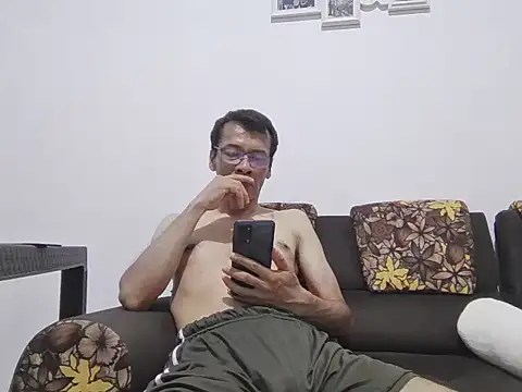 skinnylatino51 online show from 12-22-25, 12:11