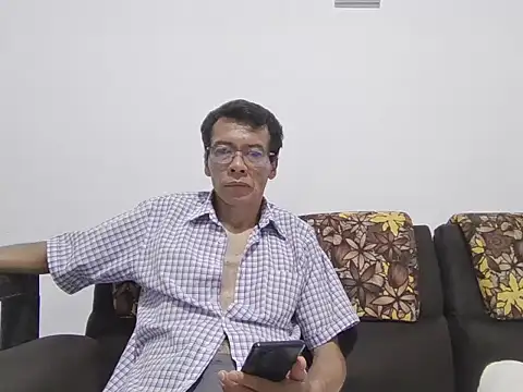 skinnylatino51 online show from 10-19-25, 12:35