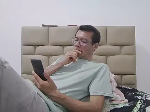 skinnylatino51 online show from 12-15-25, 03:12