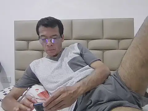 skinnylatino51 online show from 02-18-26, 12:52