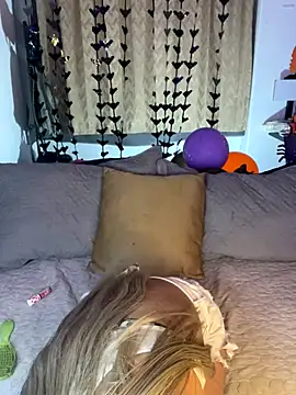 terra sunligth online show from 10-18-25, 10:01