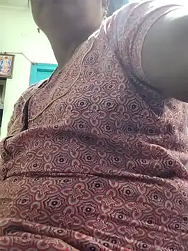 Snapshot of papukurty chatting on 06-18-26, 07:18 papukurty online show from 06-18-26, 07:18