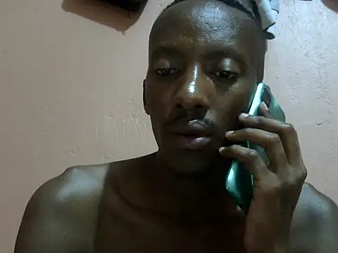 Snapshot of shadez94 chatting on 09-17-25, 06:43 shadez94 online show from 09-17-25, 06:43