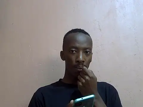 Snapshot of shadez94 chatting on 09-24-25, 05:47 shadez94 online show from 09-24-25, 05:47