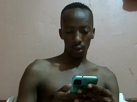 Snapshot of shadez94 chatting on 09-25-25, 06:14 shadez94 online show from 09-25-25, 06:14