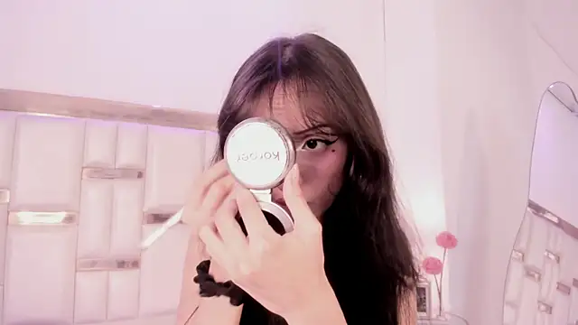 MaddieStark online show from 11-20-25, 04:40