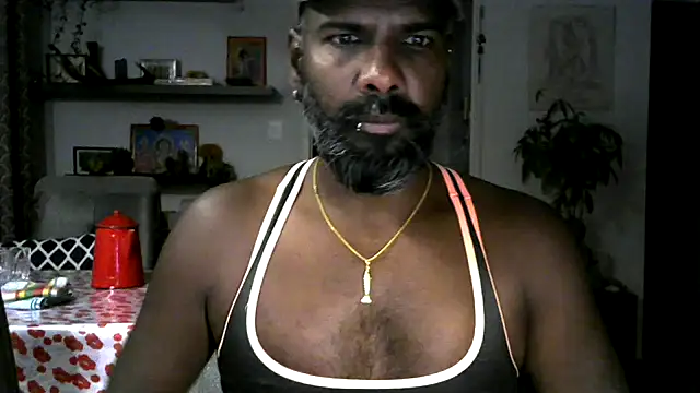 Snapshot of frenchblackc31 chatting on 09-19-25, 04:27 frenchblackc31 online show from 09-19-25, 04:27