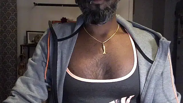 Snapshot of frenchblackc31 chatting on 10-13-25, 06:09 frenchblackc31 online show from 10-13-25, 06:09