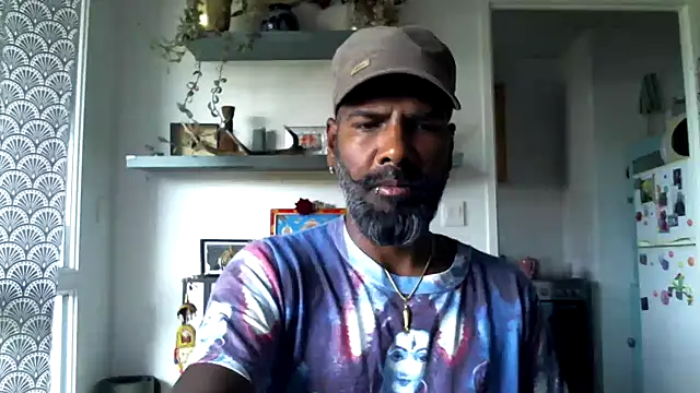 Snapshot of frenchblackc31 chatting on 09-14-25, 08:04 frenchblackc31 online show from 09-14-25, 08:04