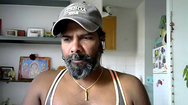frenchblackc31 online show from 05-08-26, 01:37