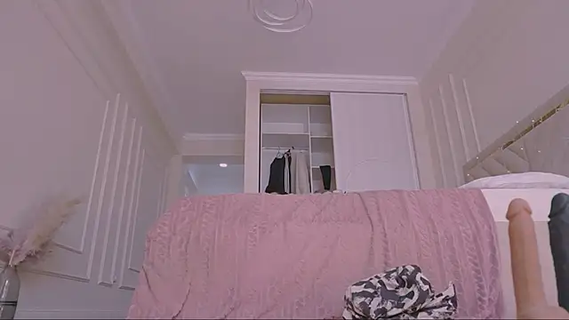 lori leen  online show from 02-25-26, 07:19