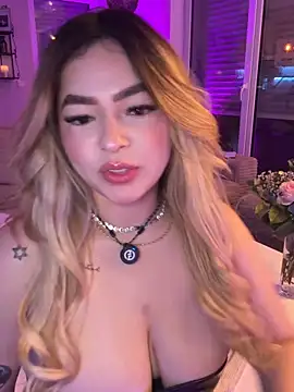 OriannaFox online show from 02-10-26, 06:07