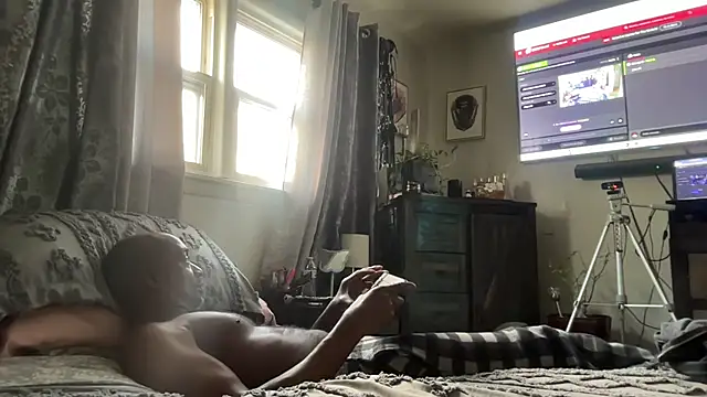 Snapshot of sexyred77713 chatting on 02-11-26, 09:36 sexyred77713 online show from 02-11-26, 09:36