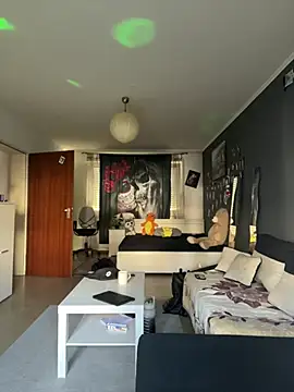 Snapshot of 1Richrichard1 chatting on 06-18-26, 08:13 1Richrichard1 online show from 06-18-26, 08:13