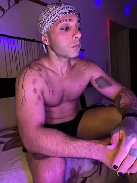 1Richrichard1 online show from 06-12-26, 06:49