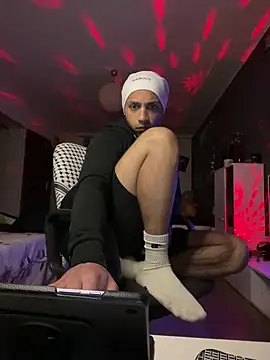 1Richrichard1 online show from 06-07-26, 09:53