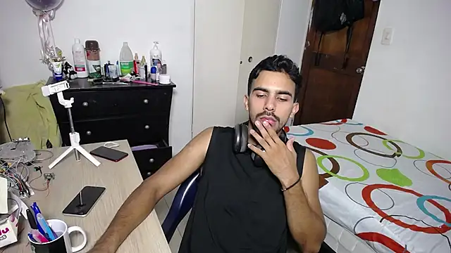 DiegoDesire20 online show from 04-20-26, 11:28