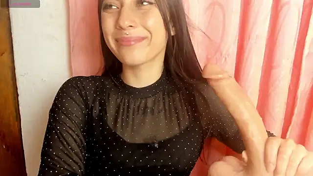 Alanaloiiss  online show from 04-19-26, 04:46