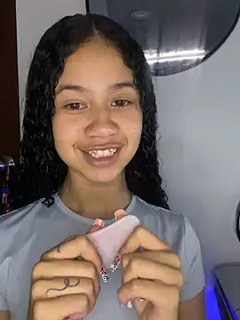 jadee8 online show from 04-15-26, 04:33