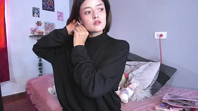 Snapshot of Emmantho chatting on 10-01-25, 05:06 Emmantho online show from 10-01-25, 05:06
