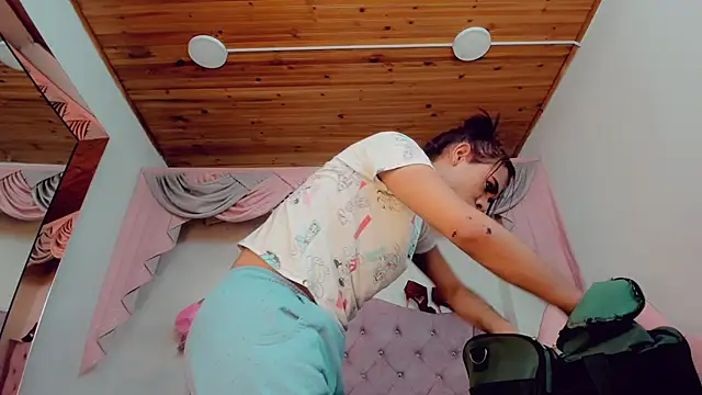  Abby white  online show from 12-13-25, 11:22