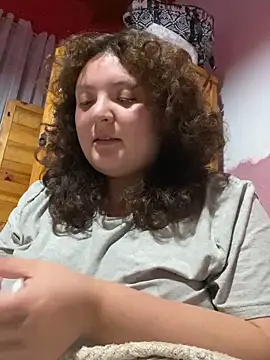 Snapshot of Solangerulo_ chatting on 02-18-26, 04:43 Solangerulo online show from 02-18-26, 04:43